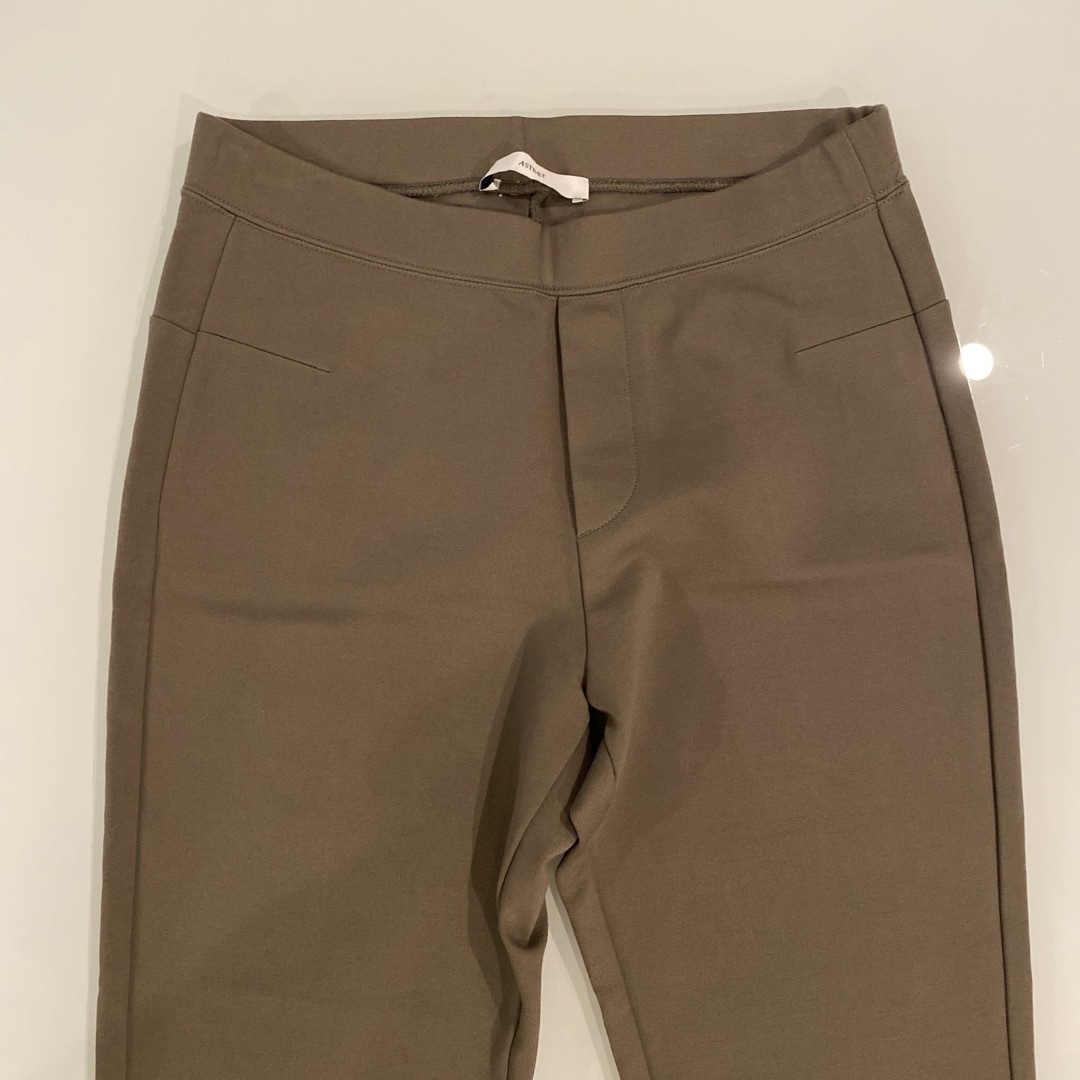 lululemon(ルルレモン)の【極美品】ASTRAET HIGH RISE SKINNY PANT khaki レディースのパンツ(カジュアルパンツ)の商品写真