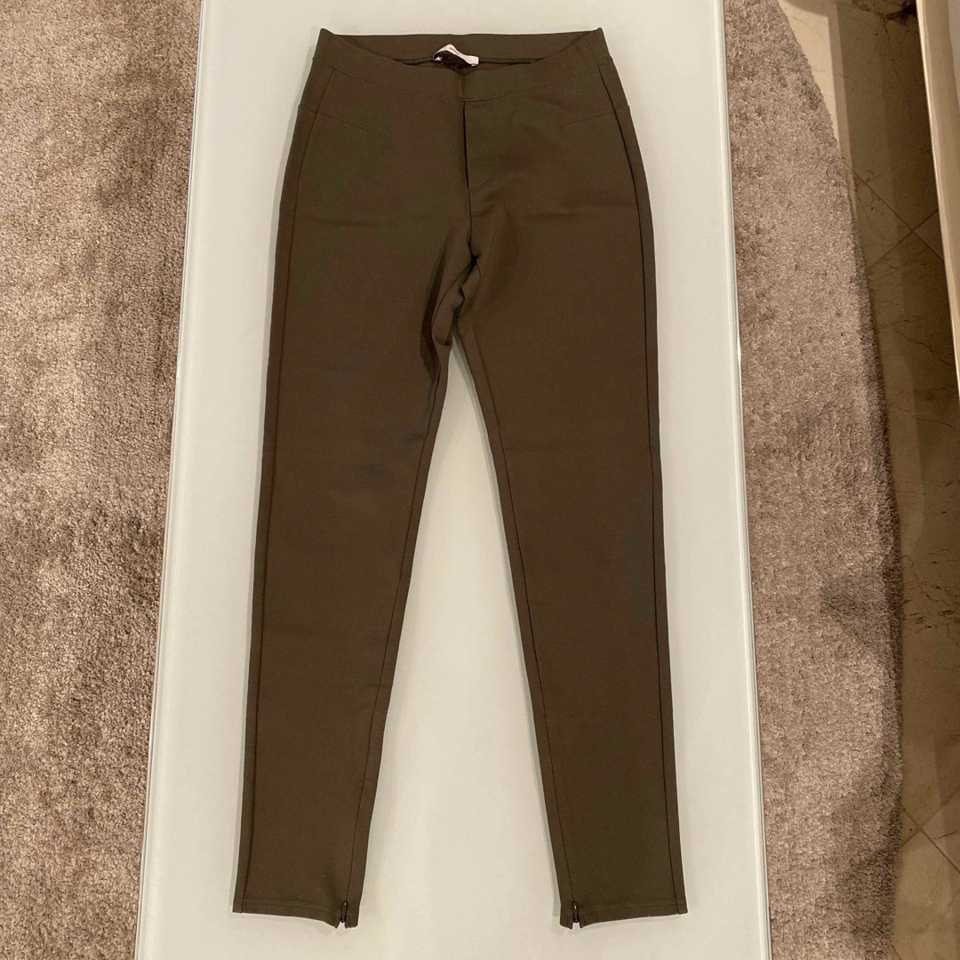 lululemon(ルルレモン)の【極美品】ASTRAET HIGH RISE SKINNY PANT khaki レディースのパンツ(カジュアルパンツ)の商品写真