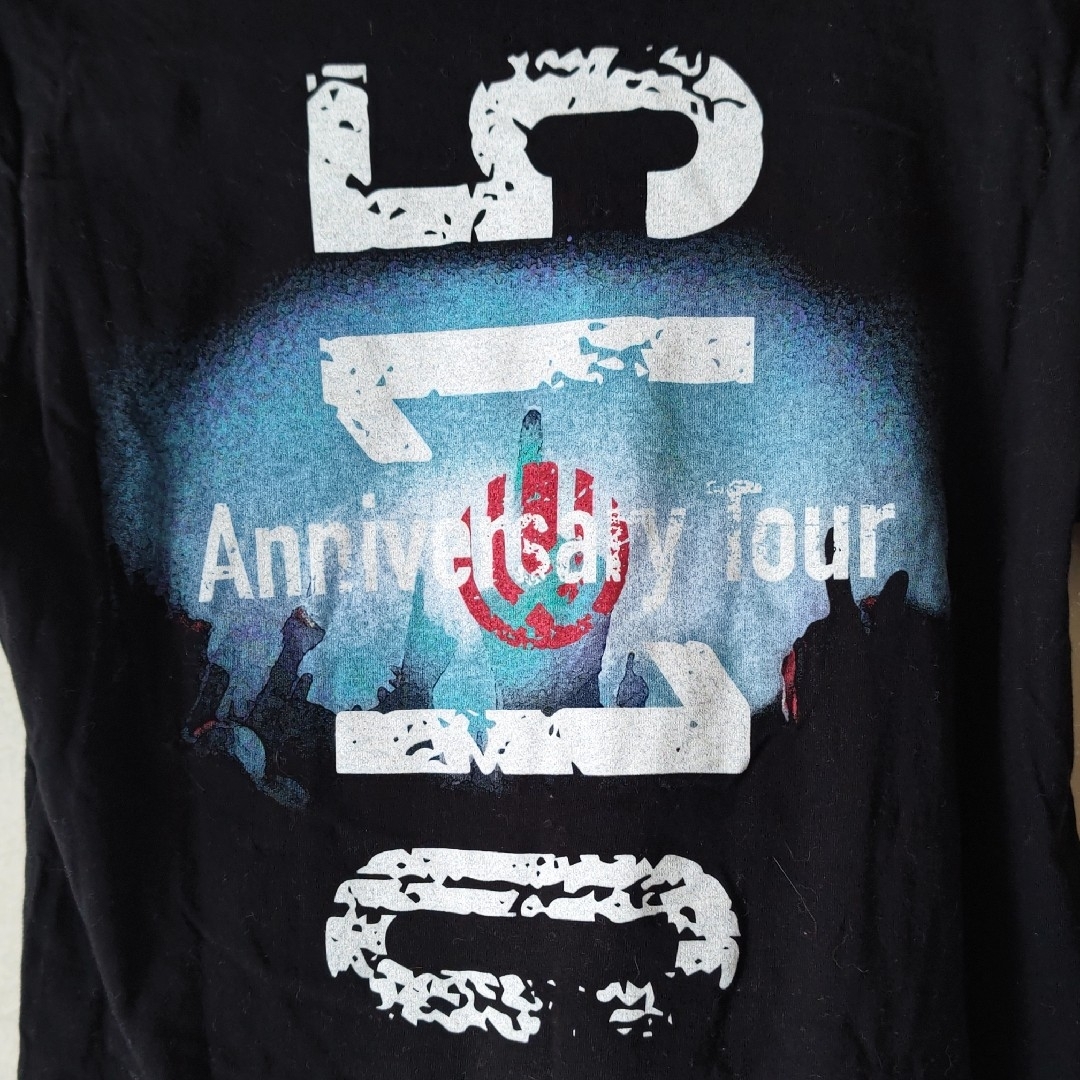 UVERworld(ウーバーワールド)のUVERworld“15&10”Anniversary Tourグッズ　Tシャツ エンタメ/ホビーのタレントグッズ(ミュージシャン)の商品写真