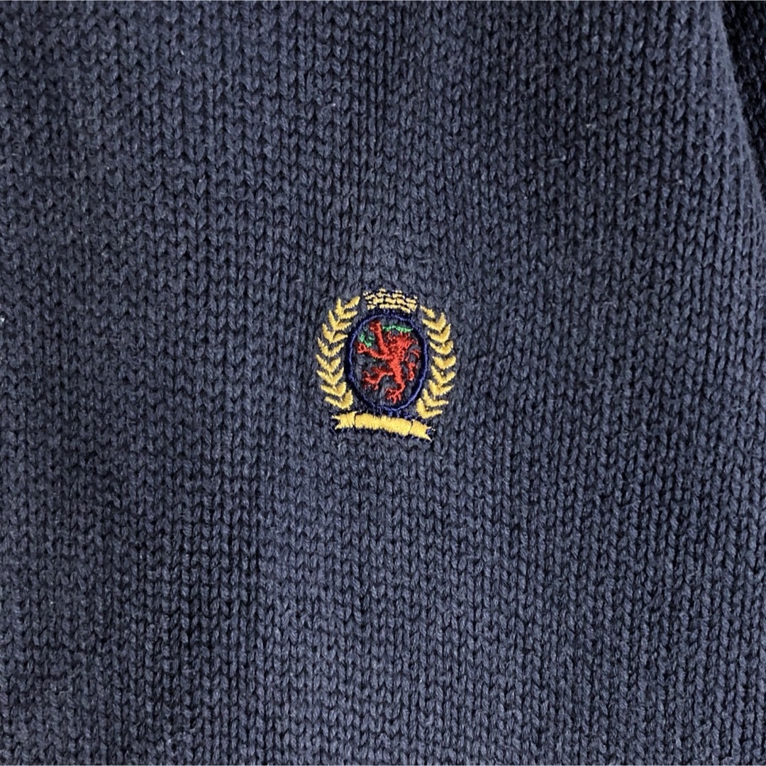 TOMMY HILFIGER(トミーヒルフィガー)の【ニット　セーター　トミーヒルフィガー　刺繍　ワンポイント　ネイビー　古着】 メンズのトップス(ニット/セーター)の商品写真