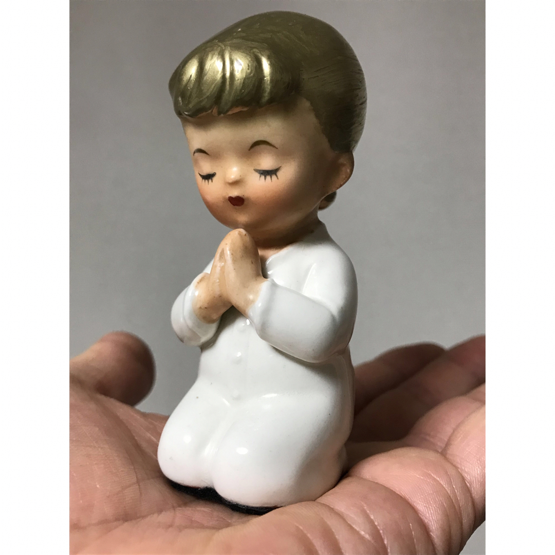1970年代頃 日本製 陶器製 お祈りをする少女 置物 97mm ルネガール インテリア/住まい/日用品のインテリア小物(置物)の商品写真