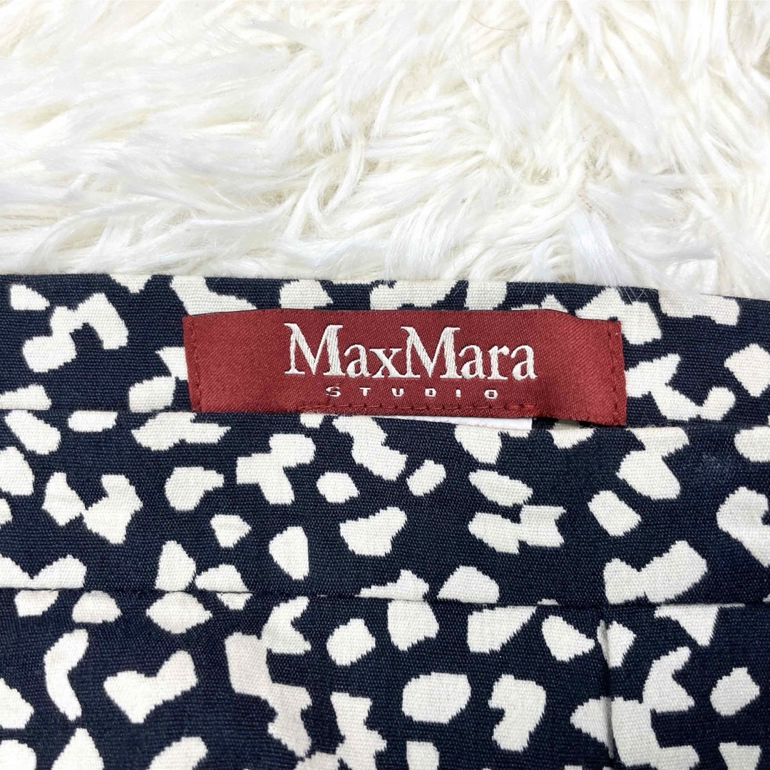 Max Mara(マックスマーラ)の美品☆Max Mara studio マックスマーラ 総柄 膝丈スカート 38 レディースのスカート(ひざ丈スカート)の商品写真