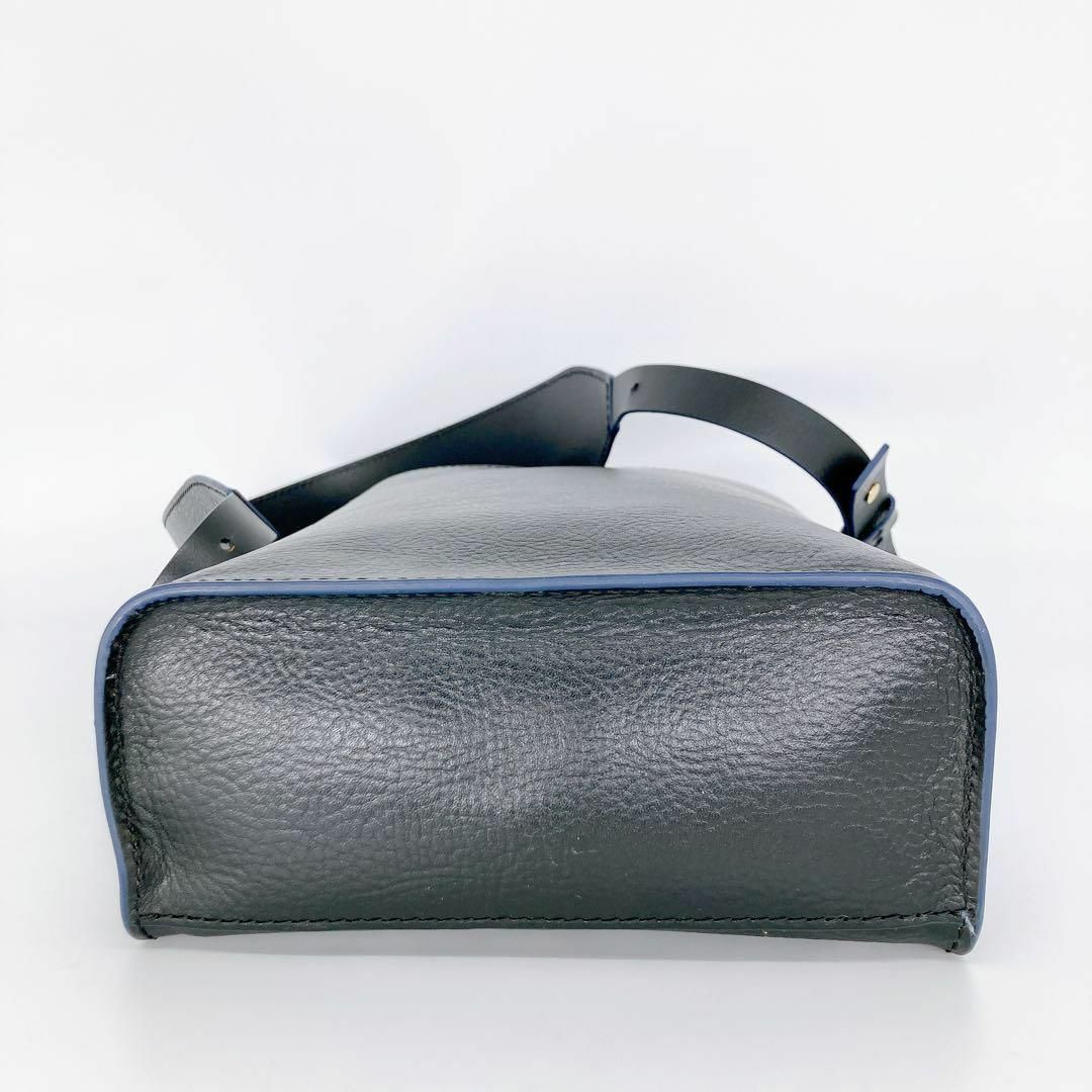 UNIQLO(ユニクロ)の✨美品✨ユニクロ プラスj ショルダーバッグ ブラック レザー レディースのバッグ(ショルダーバッグ)の商品写真