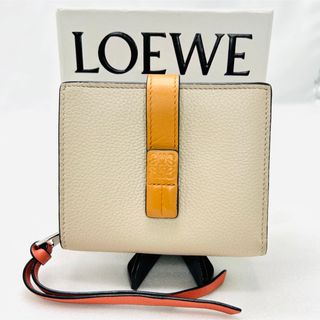 ロエベ(LOEWE)の美品 ロエベ LOEWE 折り財布 コンパクト財布　ジップ 　現行　アナグラム(財布)