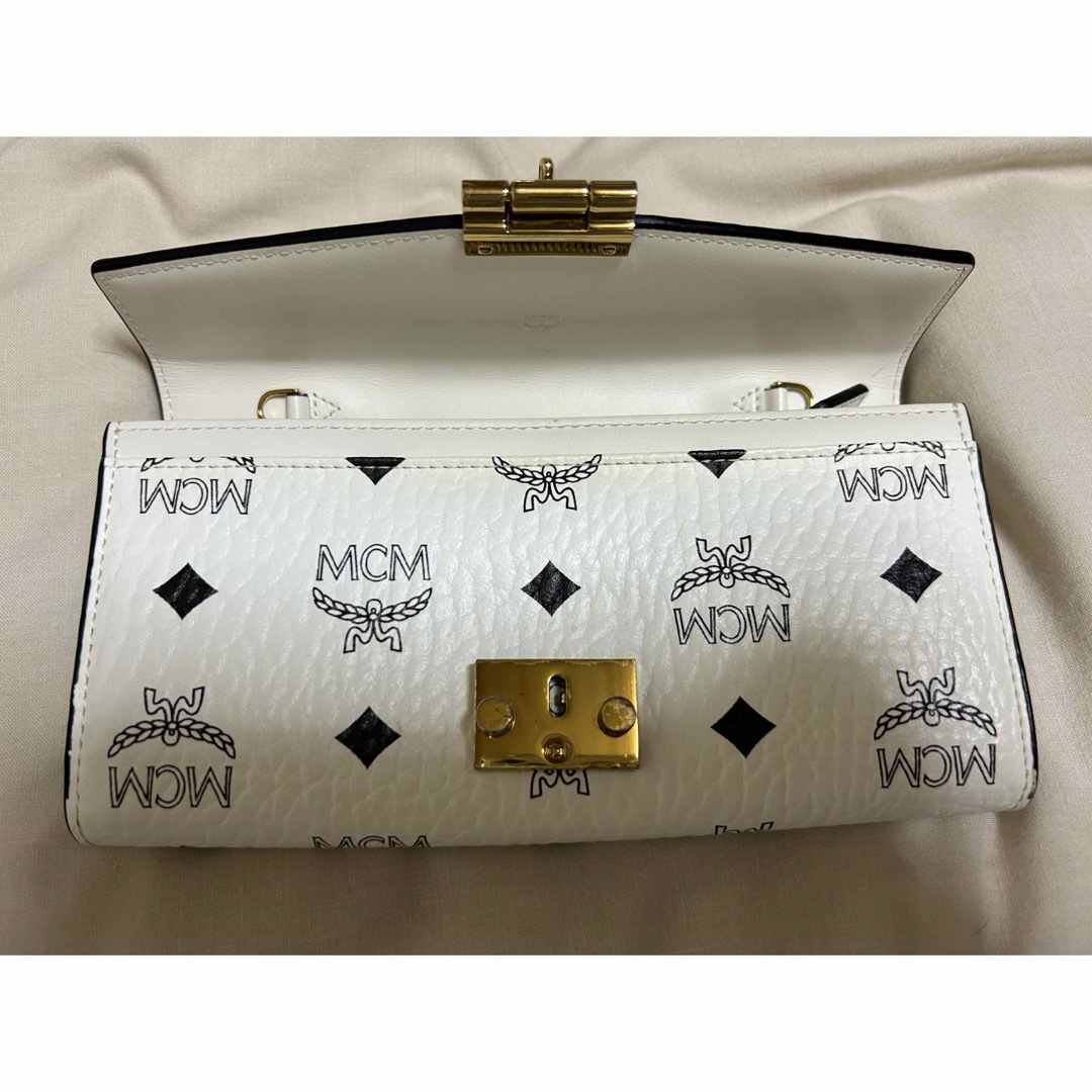 MCM(エムシーエム)のMCM エムシーエム チェーンウォレット 長財布 ヴィセトス 箱付き レディースのファッション小物(財布)の商品写真