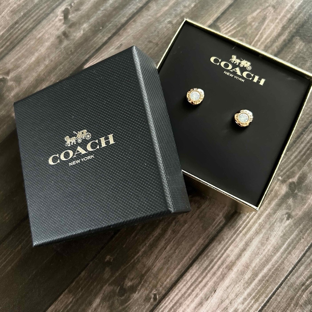 COACH(コーチ)の【美品】オープンサークルピアス　ピンクゴールド　オパール レディースのアクセサリー(ピアス)の商品写真