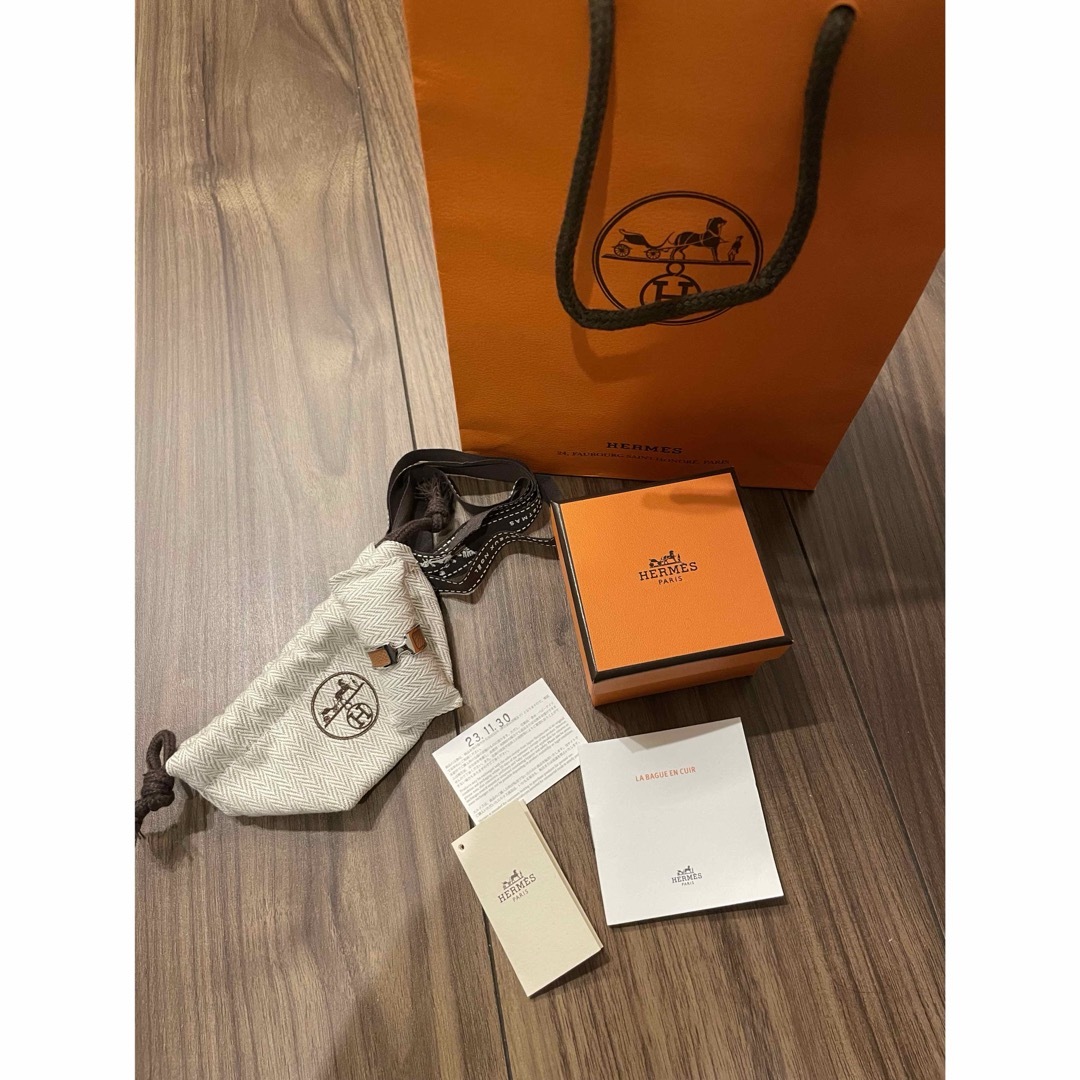 Hermes(エルメス)の【正規品・美品】HERMES オランプ リング PM ゴールド　保護シール付き レディースのアクセサリー(リング(指輪))の商品写真