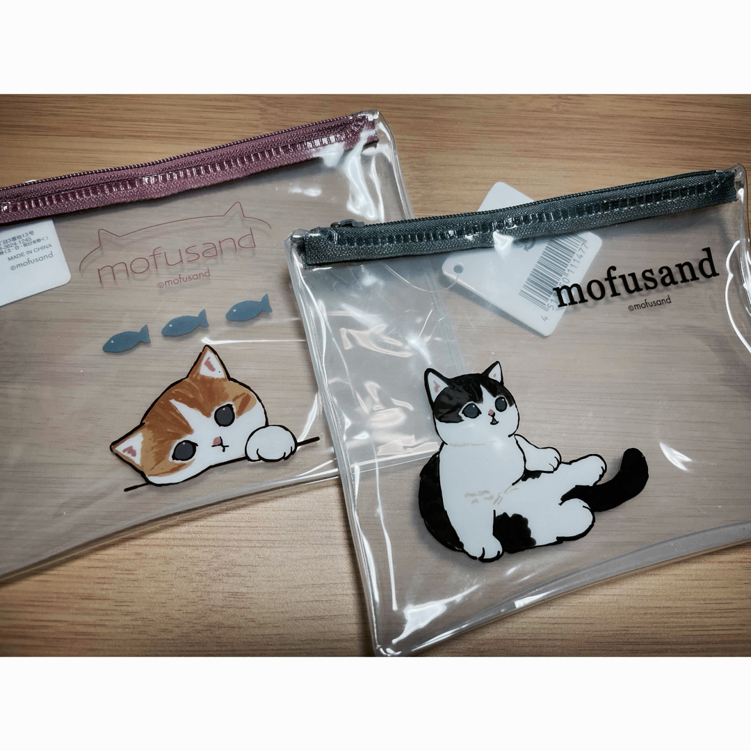 mofusand モフサンド  ビニールポーチ2種　ミニ巾着　セット エンタメ/ホビーのおもちゃ/ぬいぐるみ(キャラクターグッズ)の商品写真