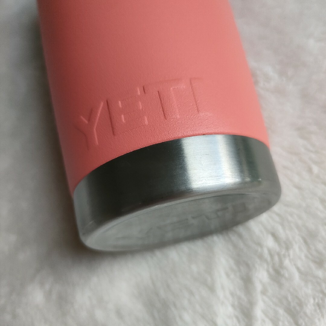 YETI(イエティ)のハワイ限定　YETI イエティ20Oz タンブラー　マグカップ　日本未発売カラー インテリア/住まい/日用品のキッチン/食器(タンブラー)の商品写真