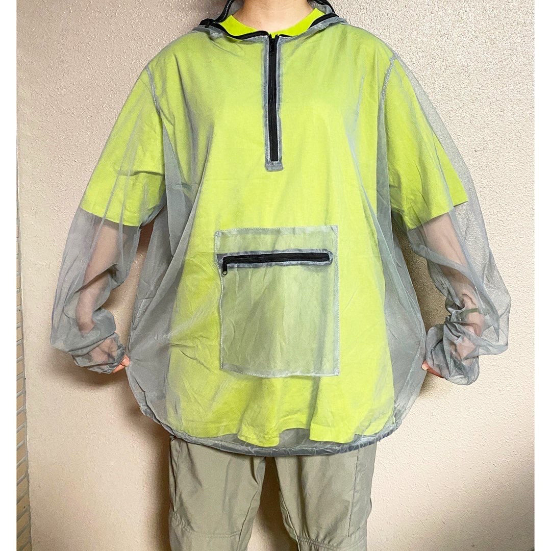 TOGA(トーガ)のグレー シースルー シアーシャツ モスキートパーカー アノラックパーカー レディースのジャケット/アウター(ナイロンジャケット)の商品写真