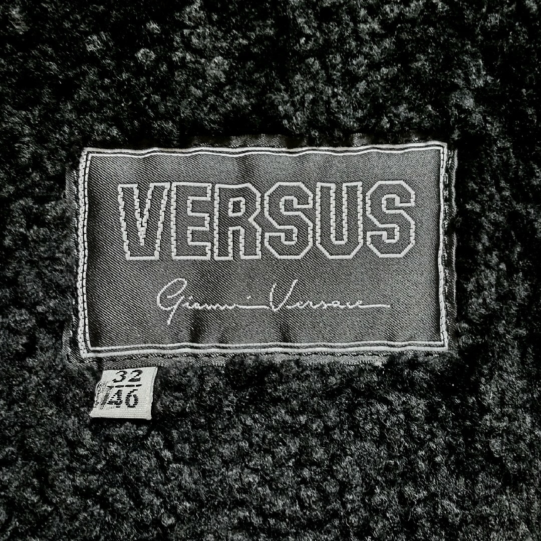 VERSUS(ヴェルサス)の美品❗VERSUS ヴェルサス ムートン レザー ジャケット 本皮 ボア 希少 メンズのジャケット/アウター(レザージャケット)の商品写真