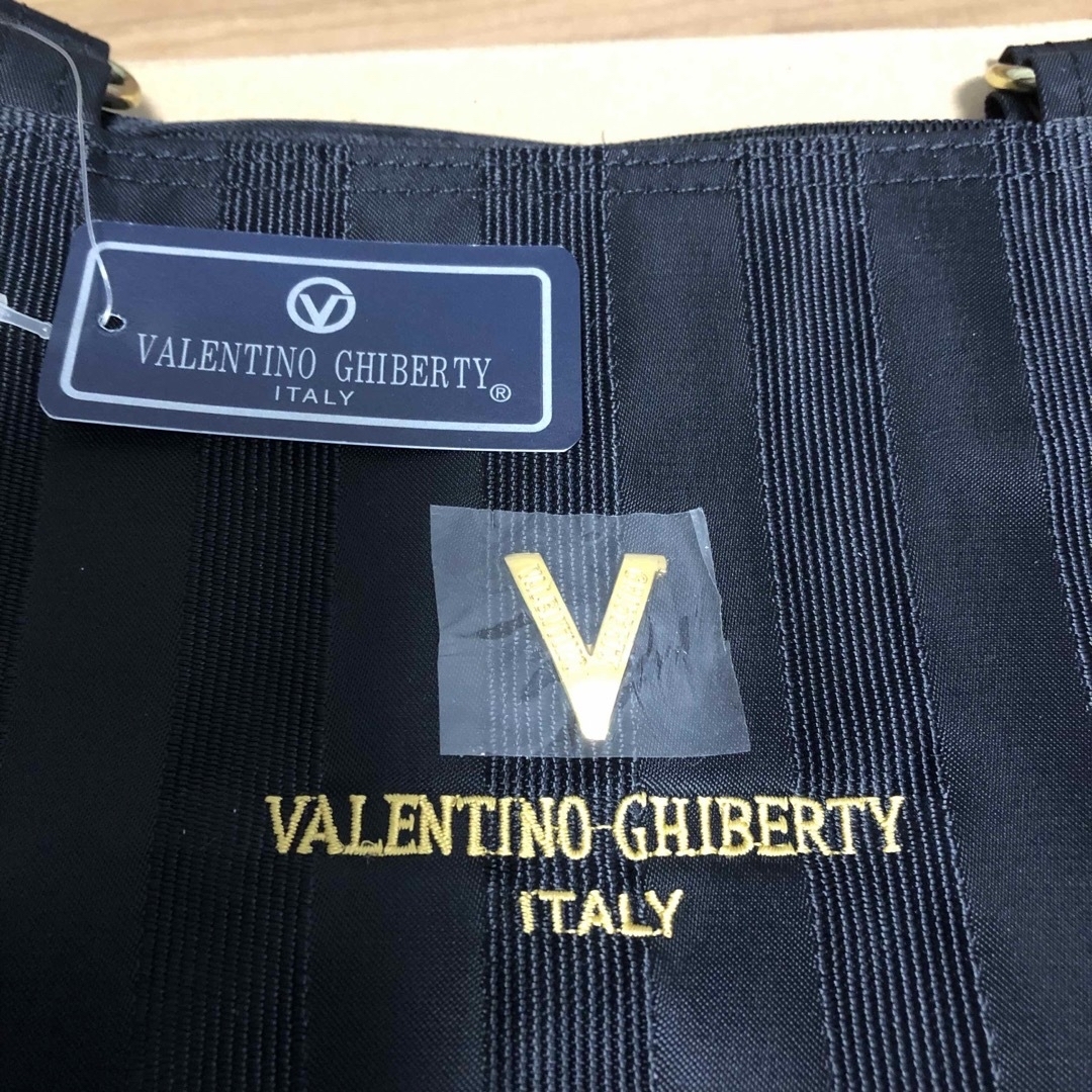 VALENTINO(ヴァレンティノ)のVALENTINO GHIBERTY /バレンチノギベルティ　トートバッグ　黒 レディースのバッグ(トートバッグ)の商品写真