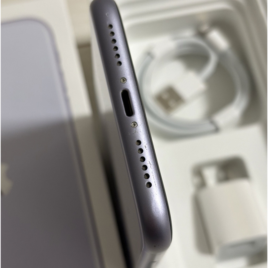 Apple(アップル)のアップル iPhone11 128GB   パープル　純正充電器ケーブル付き スマホ/家電/カメラのスマートフォン/携帯電話(スマートフォン本体)の商品写真