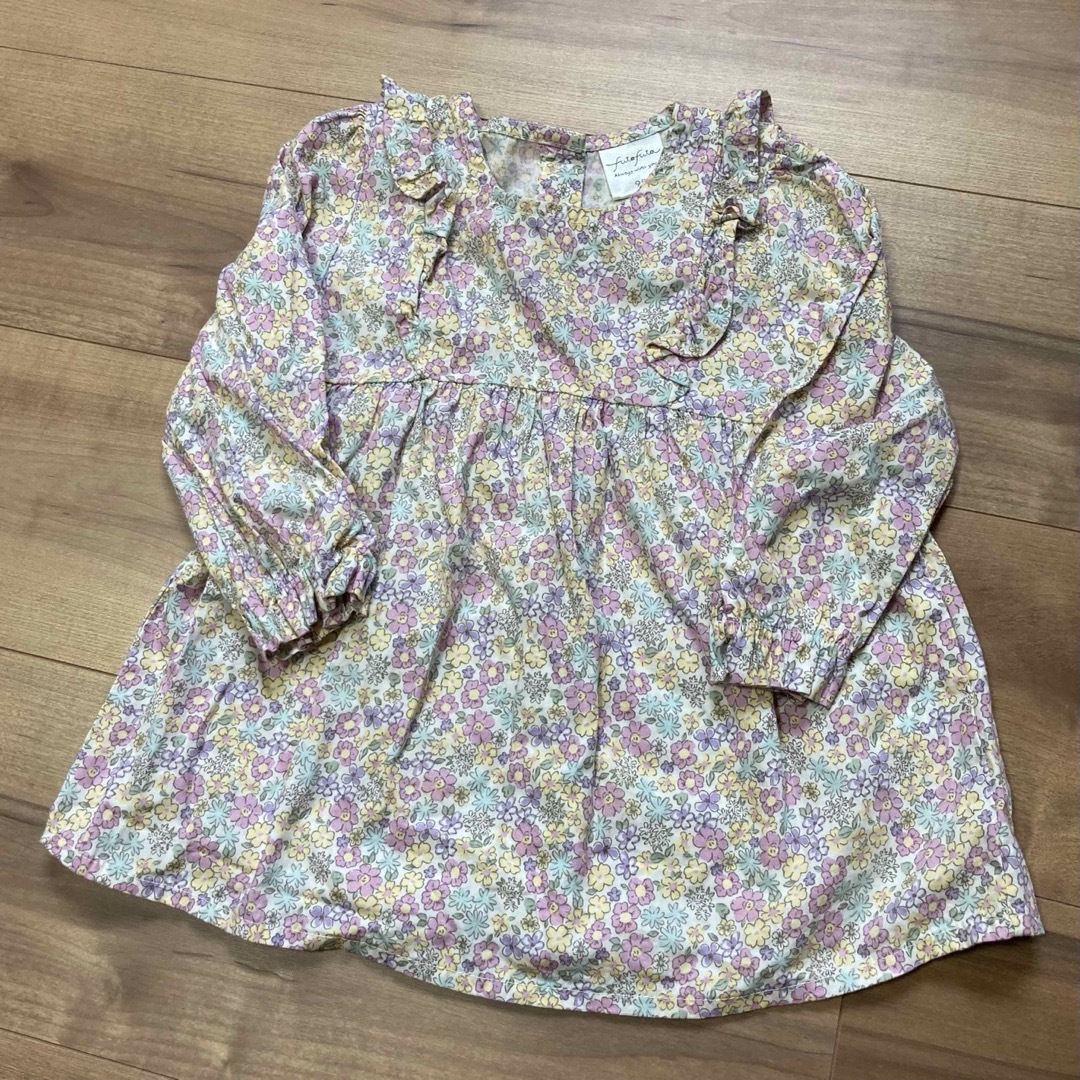 futafuta(フタフタ)の美品　95サイズ　フタフタ　トップス　花柄 キッズ/ベビー/マタニティのキッズ服女の子用(90cm~)(ブラウス)の商品写真