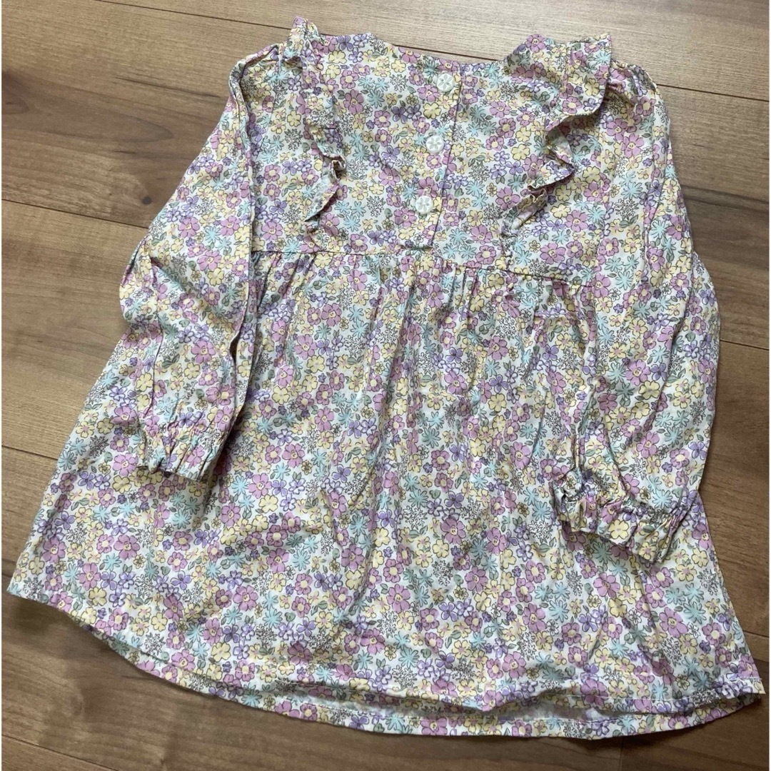 futafuta(フタフタ)の美品　95サイズ　フタフタ　トップス　花柄 キッズ/ベビー/マタニティのキッズ服女の子用(90cm~)(ブラウス)の商品写真