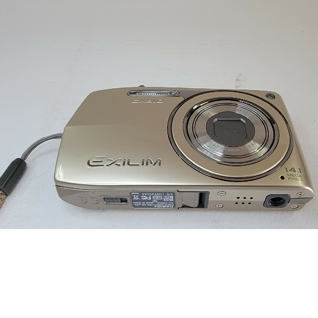 CASIO(カシオ)の通電確認済み ジャンク カシオ EX-Z2300 カメラ スマホ/家電/カメラのカメラ(コンパクトデジタルカメラ)の商品写真