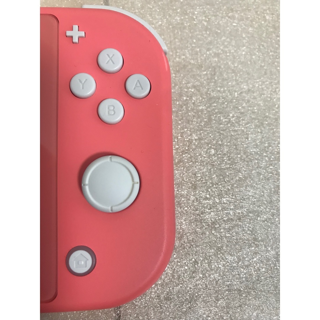 Nintendo Switch(ニンテンドースイッチ)の✨ニンテンドースイッチライト本体＋あつまれどうぶつの森付き✨ エンタメ/ホビーのゲームソフト/ゲーム機本体(携帯用ゲーム機本体)の商品写真