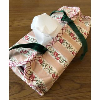 LAURA ASHLEYのティッシュケース(used品)