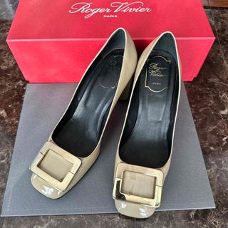 ROGER VIVIER - Roger Vivier ロジェ ヴィヴィエ エナメル パンプス 37 1/2