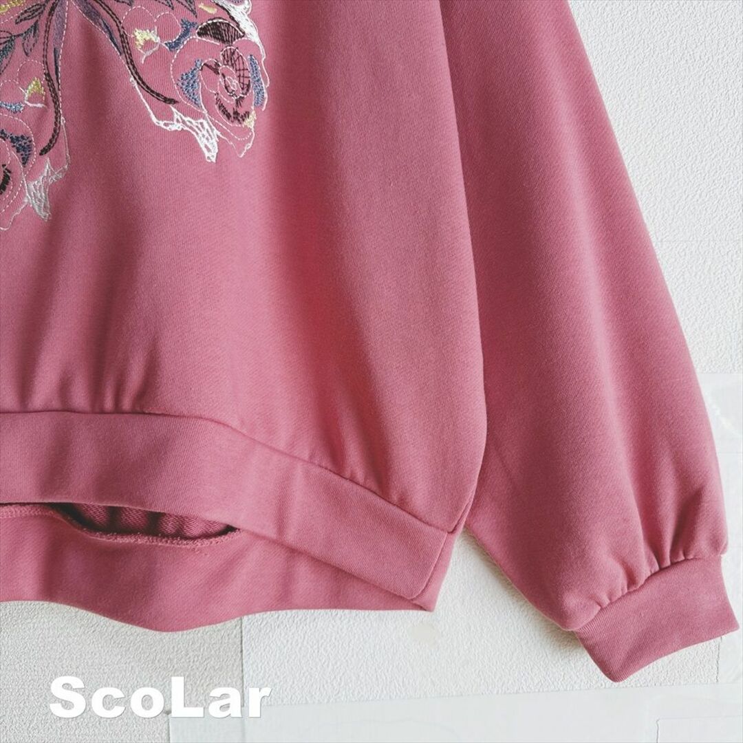 ScoLar(スカラー)の【ScoLar】スカラー 蝶花刺繍 スウェット プルオーバー タグ付未使用 レディースのトップス(トレーナー/スウェット)の商品写真