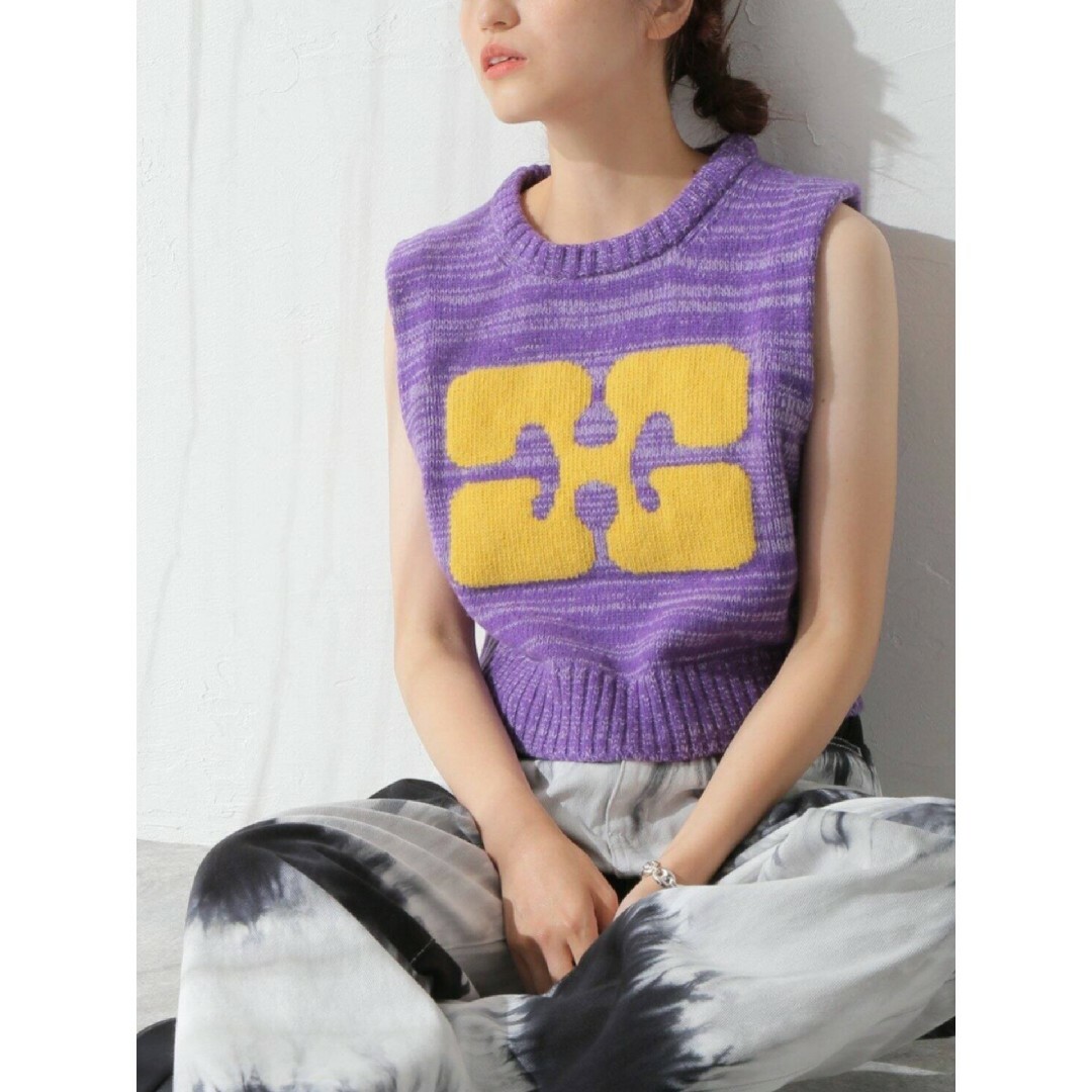 JOURNAL STANDARD(ジャーナルスタンダード)のGANNI / ガニー Graphic Cropped Vest ニットベスト レディースのトップス(ベスト/ジレ)の商品写真