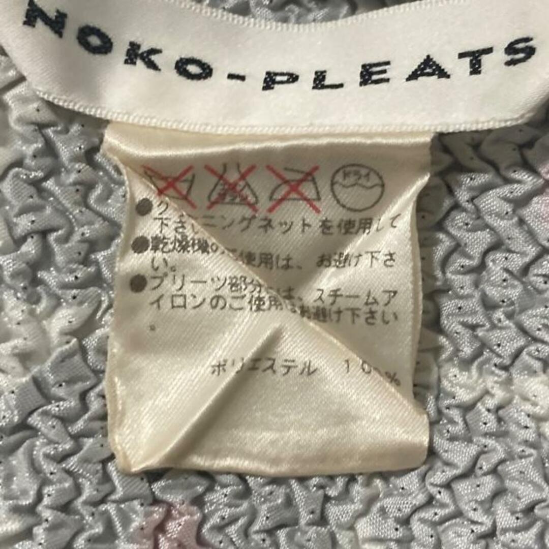 NOKO PLEATS(ノコプリーツ) ジャケット サイズ38 M レディース - ダークネイビー×レッド×白 半袖/フラワー(花)/ビーズ/シワ加工/春/夏 レディースのジャケット/アウター(その他)の商品写真