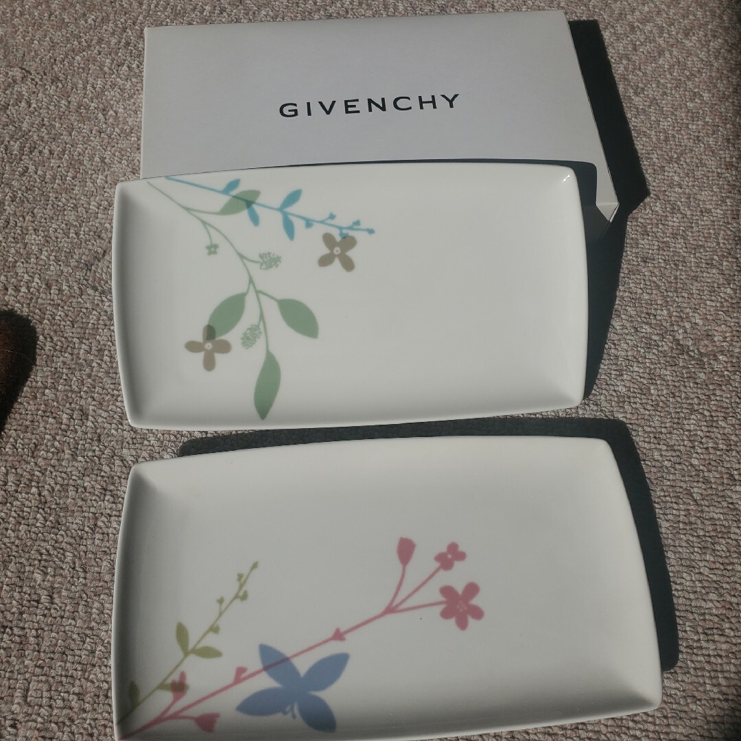 GIVENCHY(ジバンシィ)のGIVENCHY　プレートセット インテリア/住まい/日用品のキッチン/食器(食器)の商品写真