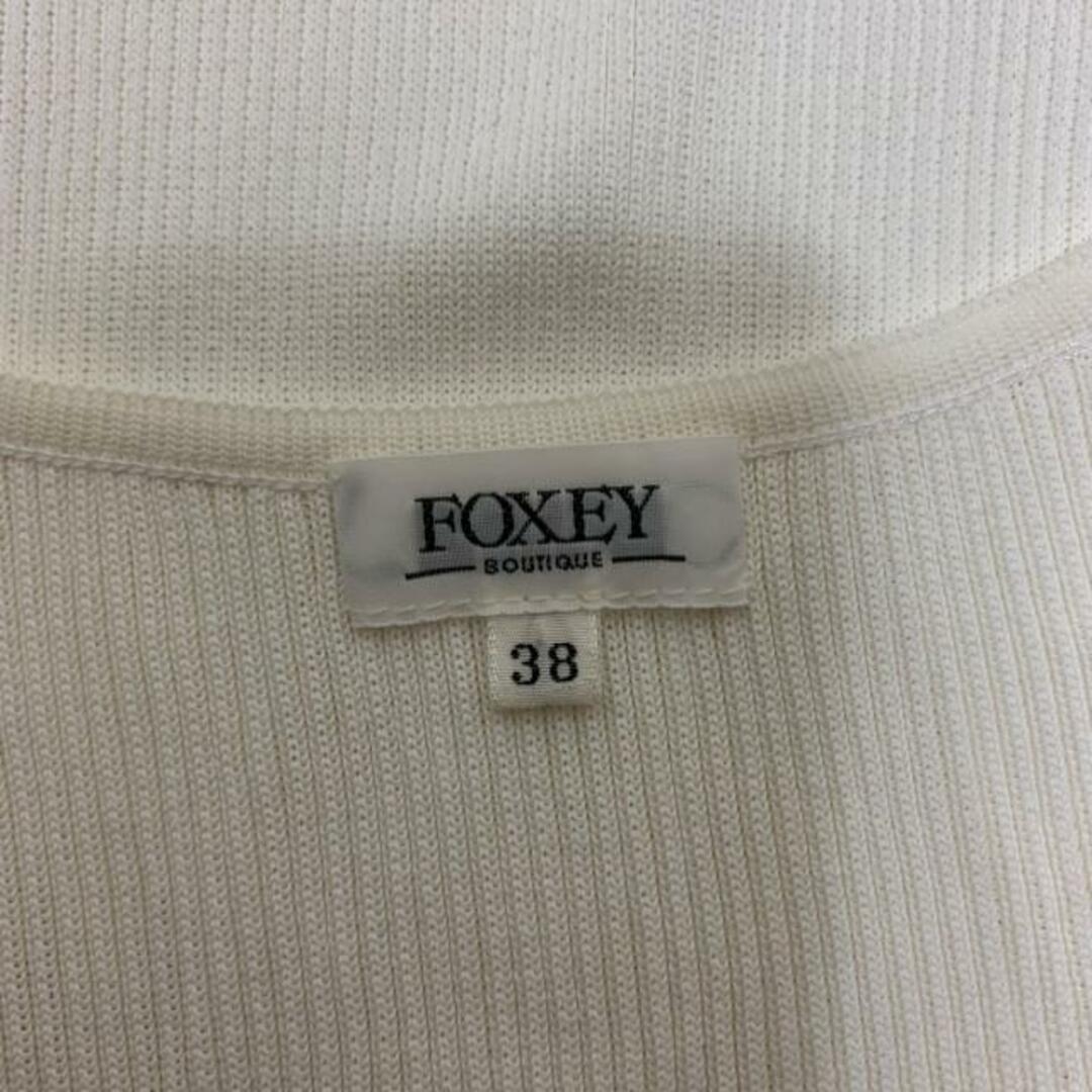FOXEY(フォクシー)のFOXEY(フォクシー) 半袖カットソー サイズ38 M レディース美品  - アイボリー クルーネック/肩パッド レディースのトップス(カットソー(半袖/袖なし))の商品写真