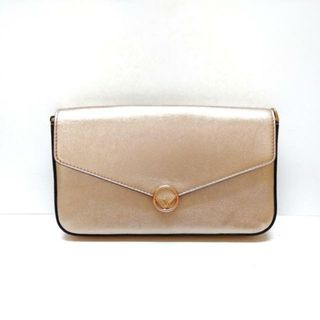 フェンディ(FENDI)のFENDI(フェンディ) クラッチバッグ美品  - 8BS032 ピンクゴールド レザー(クラッチバッグ)