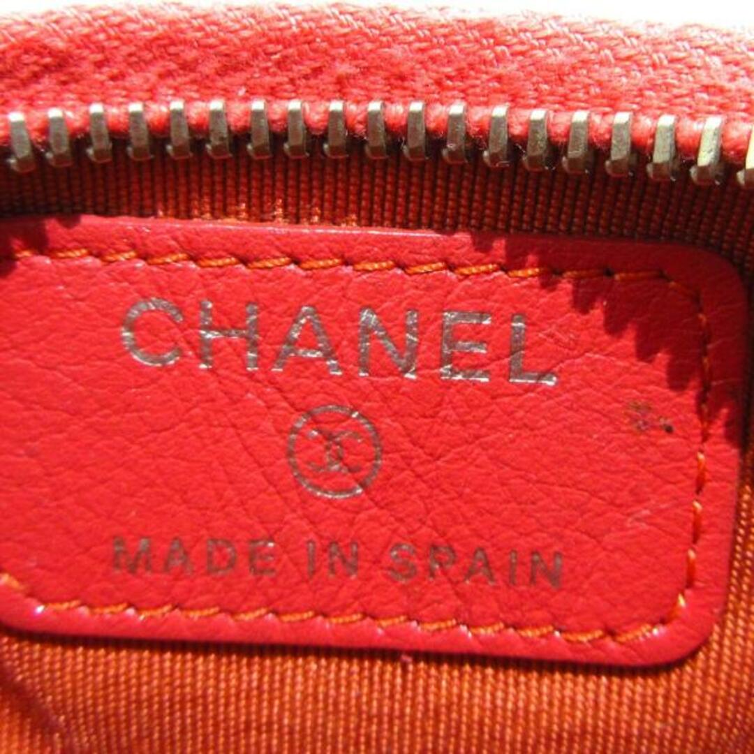 CHANEL(シャネル)のCHANEL(シャネル) コインケース マトラッセ オレンジ キルティング/キーリング付き/シルバー金具 エナメル（レザー） レディースのファッション小物(コインケース)の商品写真