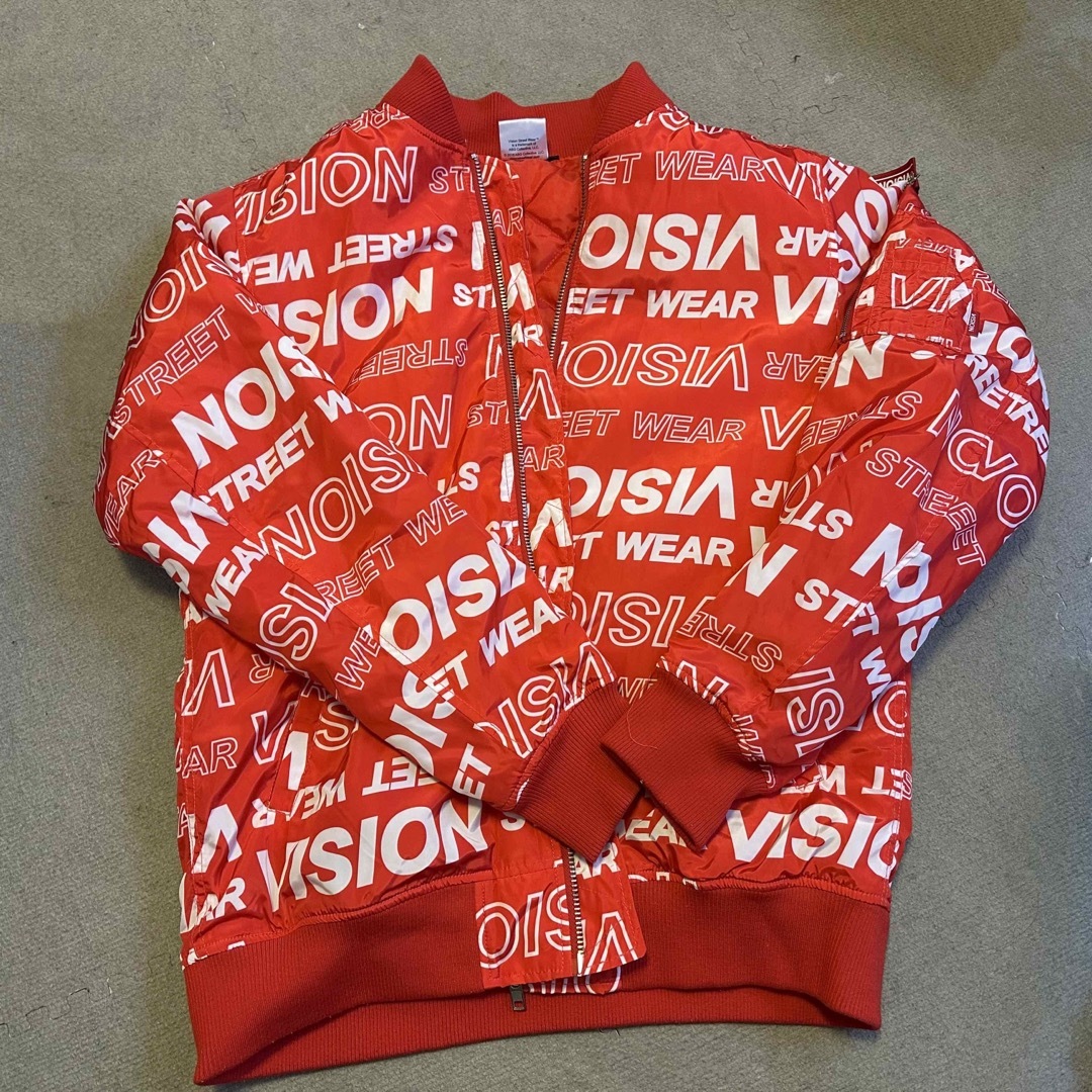 VISION STREET WEAR(ヴィジョン ストリート ウェア)のVISION STREET WEAR XL LL レッド MA-1 アウター レディースのジャケット/アウター(ダウンジャケット)の商品写真