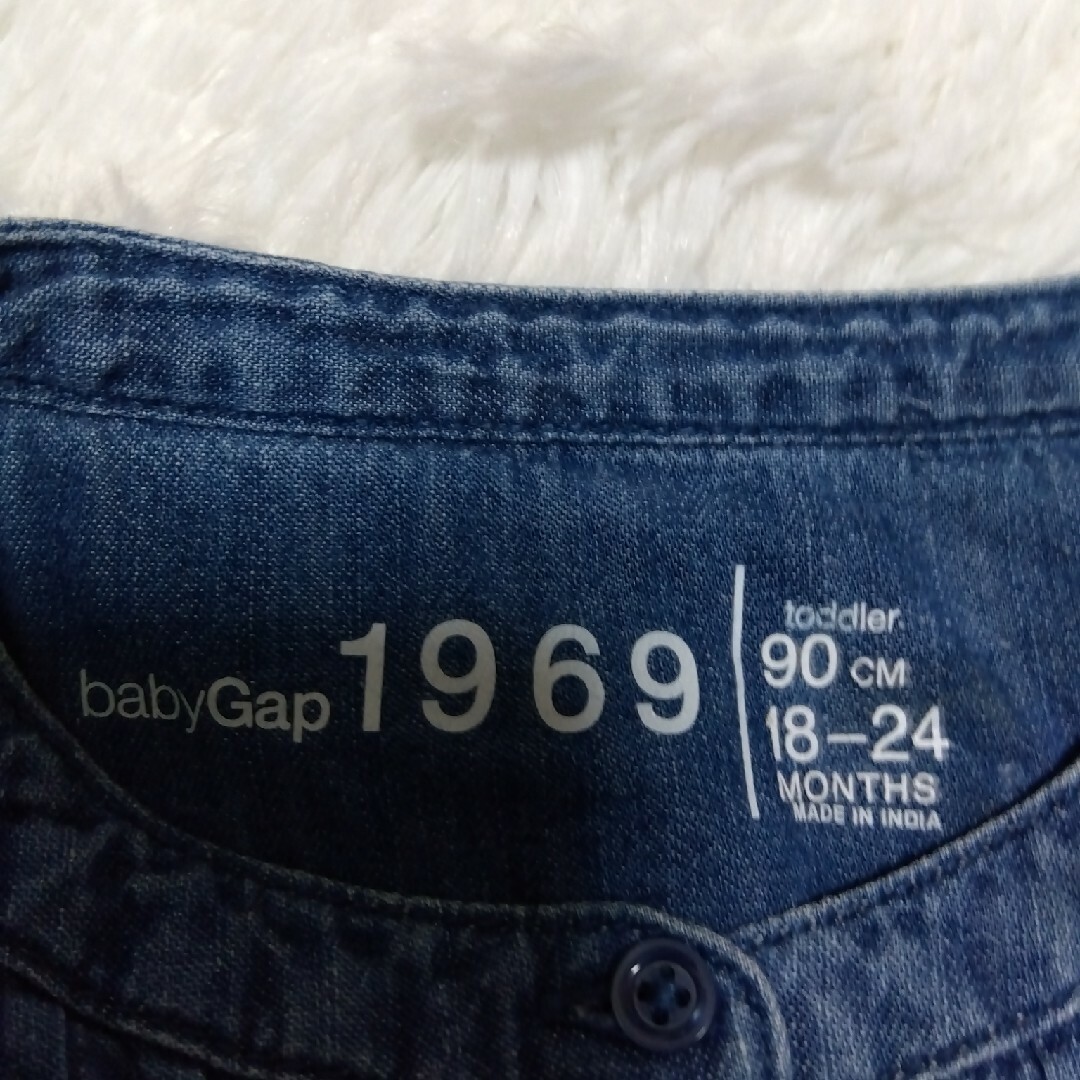 babyGAP(ベビーギャップ)のbabyGAP ベビーギャップ　デニム　ワンピース ベビー服 90　フリル キッズ/ベビー/マタニティのキッズ服女の子用(90cm~)(ワンピース)の商品写真