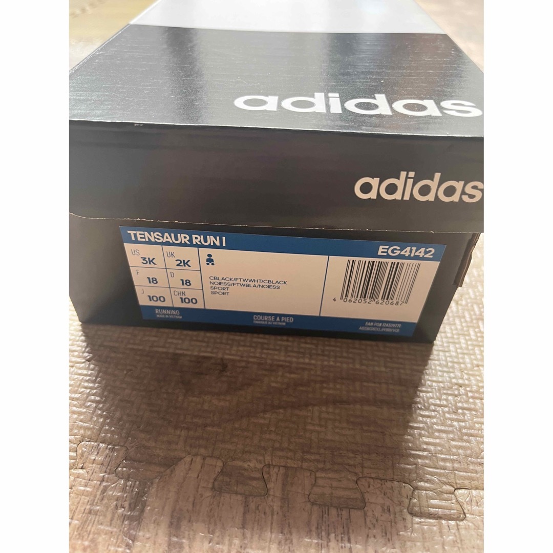 adidas(アディダス)のadidas 靴　10センチ キッズ/ベビー/マタニティのベビー靴/シューズ(~14cm)(スニーカー)の商品写真