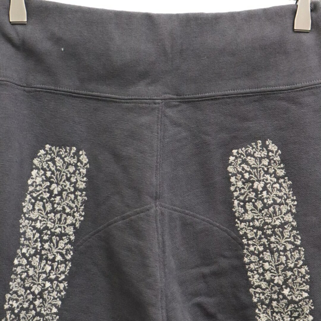 KAPITAL(キャピタル)のKAPITAL キャピタル フローラル刺繍 スウェットパンツ グレー メンズのパンツ(その他)の商品写真