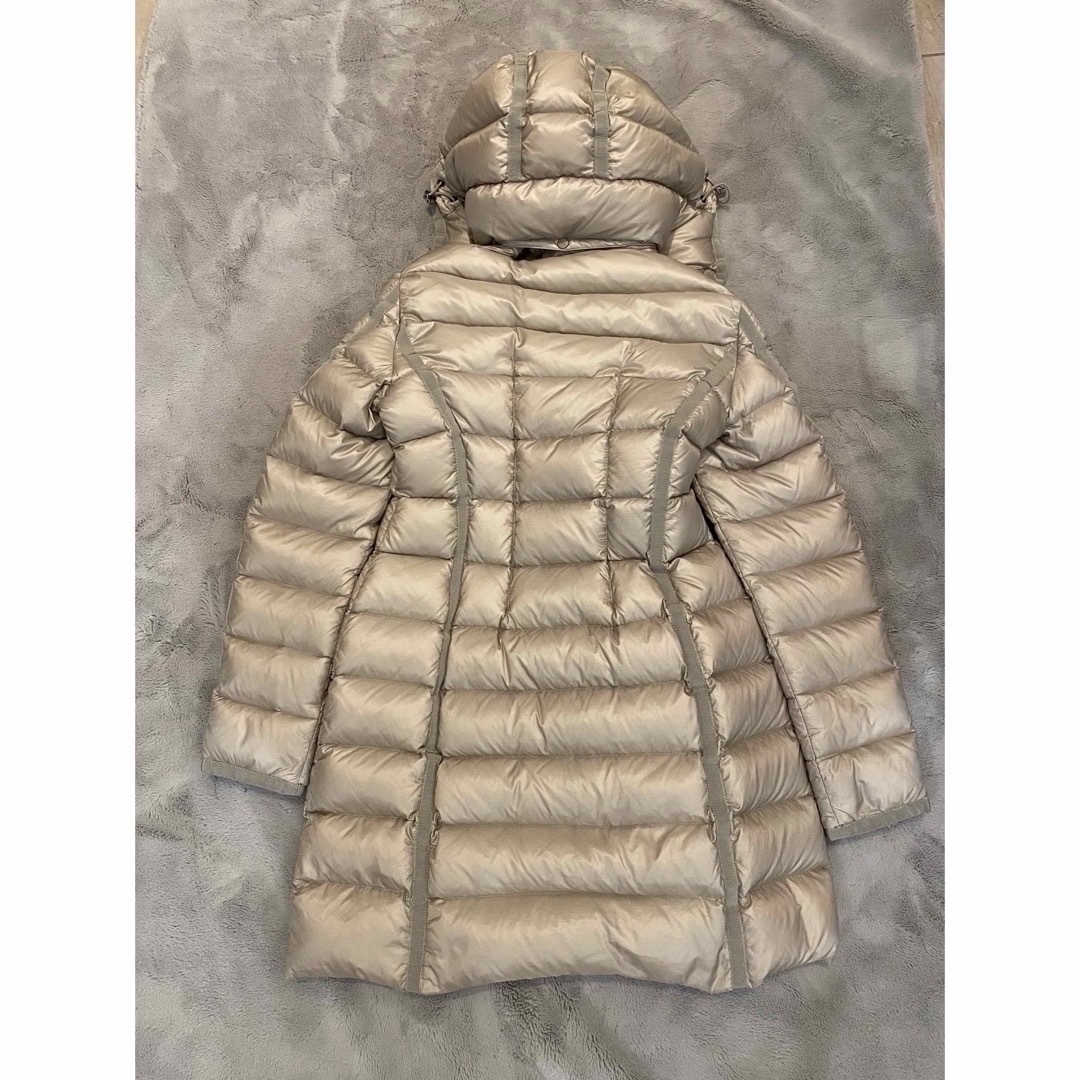 MONCLER(モンクレール)の【未使用に近い】MONCLERモンクレールHERMINEエルミンヌ  レディースのジャケット/アウター(ダウンコート)の商品写真