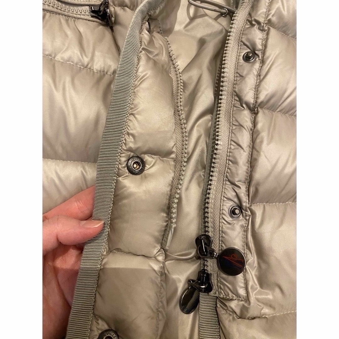 MONCLER(モンクレール)の【未使用に近い】MONCLERモンクレールHERMINEエルミンヌ  レディースのジャケット/アウター(ダウンコート)の商品写真