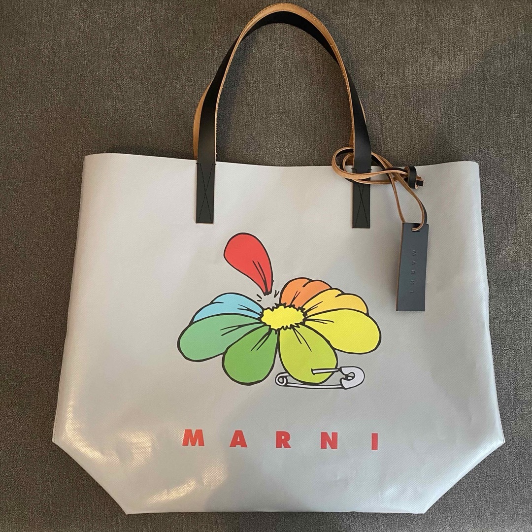 Marni(マルニ)のMARNI(マルニ)トートバッグ　BTS ジミン　グレー  レディースのバッグ(トートバッグ)の商品写真