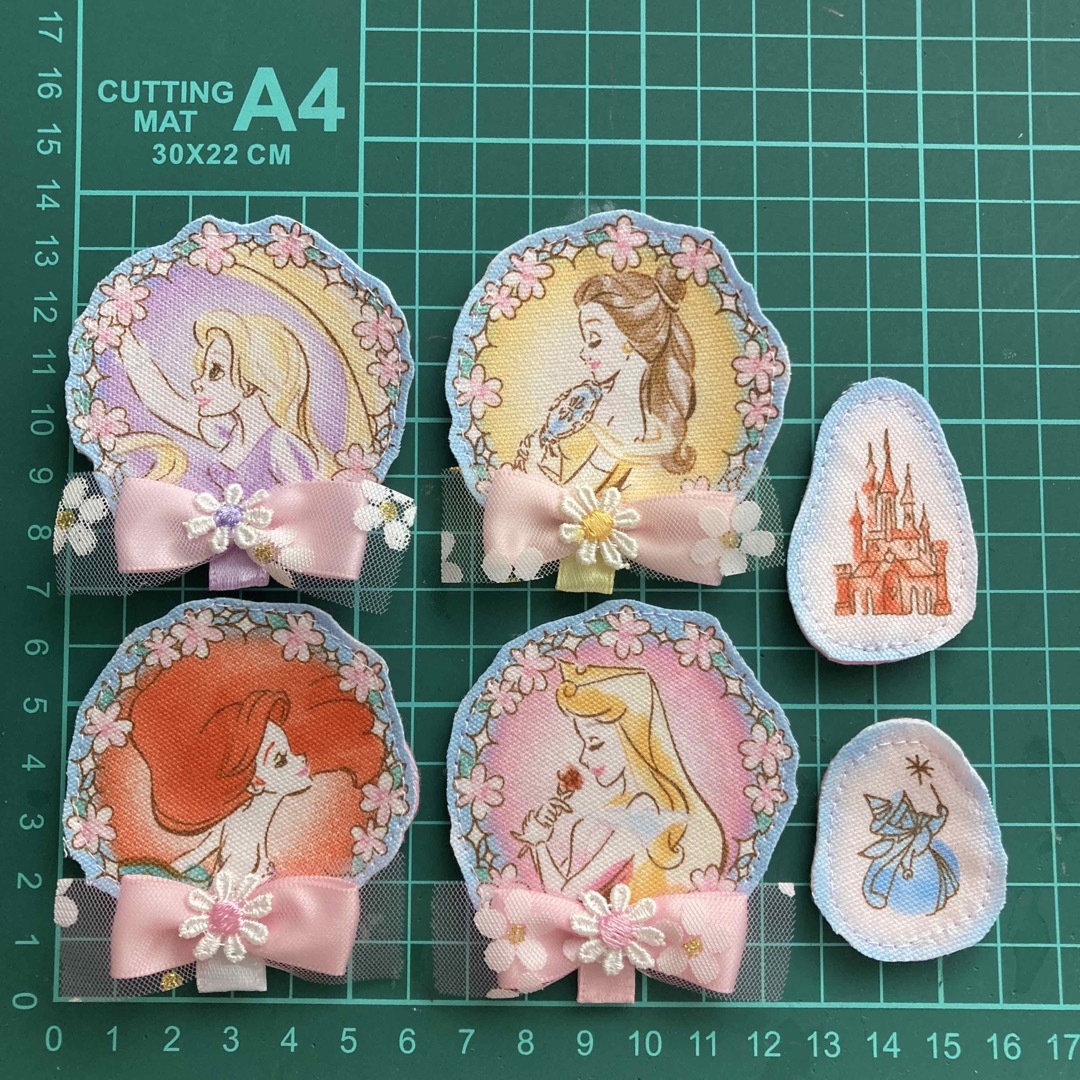 Disney(ディズニー)の【NEW】プリンセス　名札ワッペン❣️ キッズ/ベビー/マタニティのこども用ファッション小物(その他)の商品写真