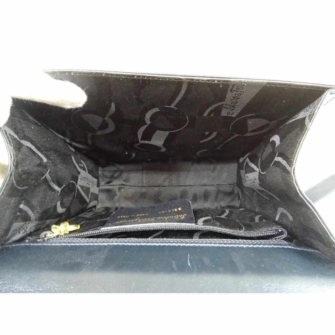 Salvatore Ferragamo(サルヴァトーレフェラガモ)のM藤037 / Ferragamo ショルダーバッグ ガンチーニ レザー レディースのバッグ(ショルダーバッグ)の商品写真