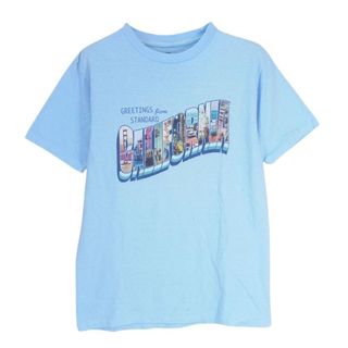 スタンダードカリフォルニア(STANDARD CALIFORNIA)のSTANDARD CALIFORNIA スタンダードカリフォルニア CALIFORNIA カリフォルニア ロゴプリント クルーネック 半袖 Tシャツ ライトブルー系 S【中古】(シャツ)