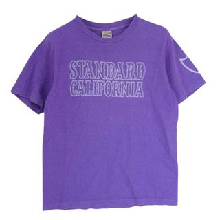 スタンダードカリフォルニア(STANDARD CALIFORNIA)のSTANDARD CALIFORNIA スタンダードカリフォルニア Ｔシャツ STANDARD CALIFORNIA ロゴプリント クルーネック 半袖 Tシャツ パープル系 S【中古】(シャツ)