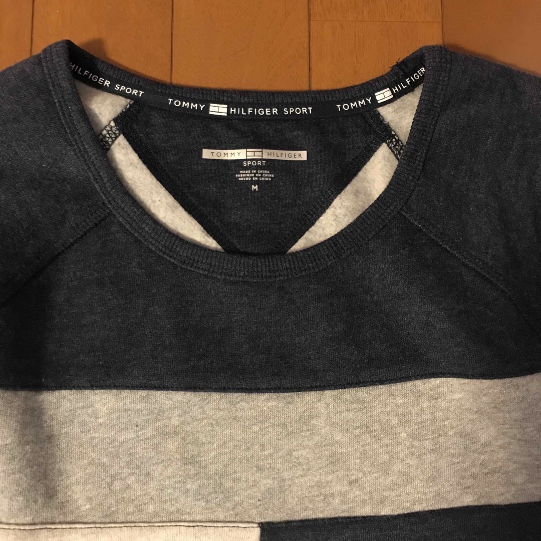 TOMMY HILFIGER(トミーヒルフィガー)の新品　トミーヒルフィガー　トレーナー　スウェット レディースのトップス(トレーナー/スウェット)の商品写真