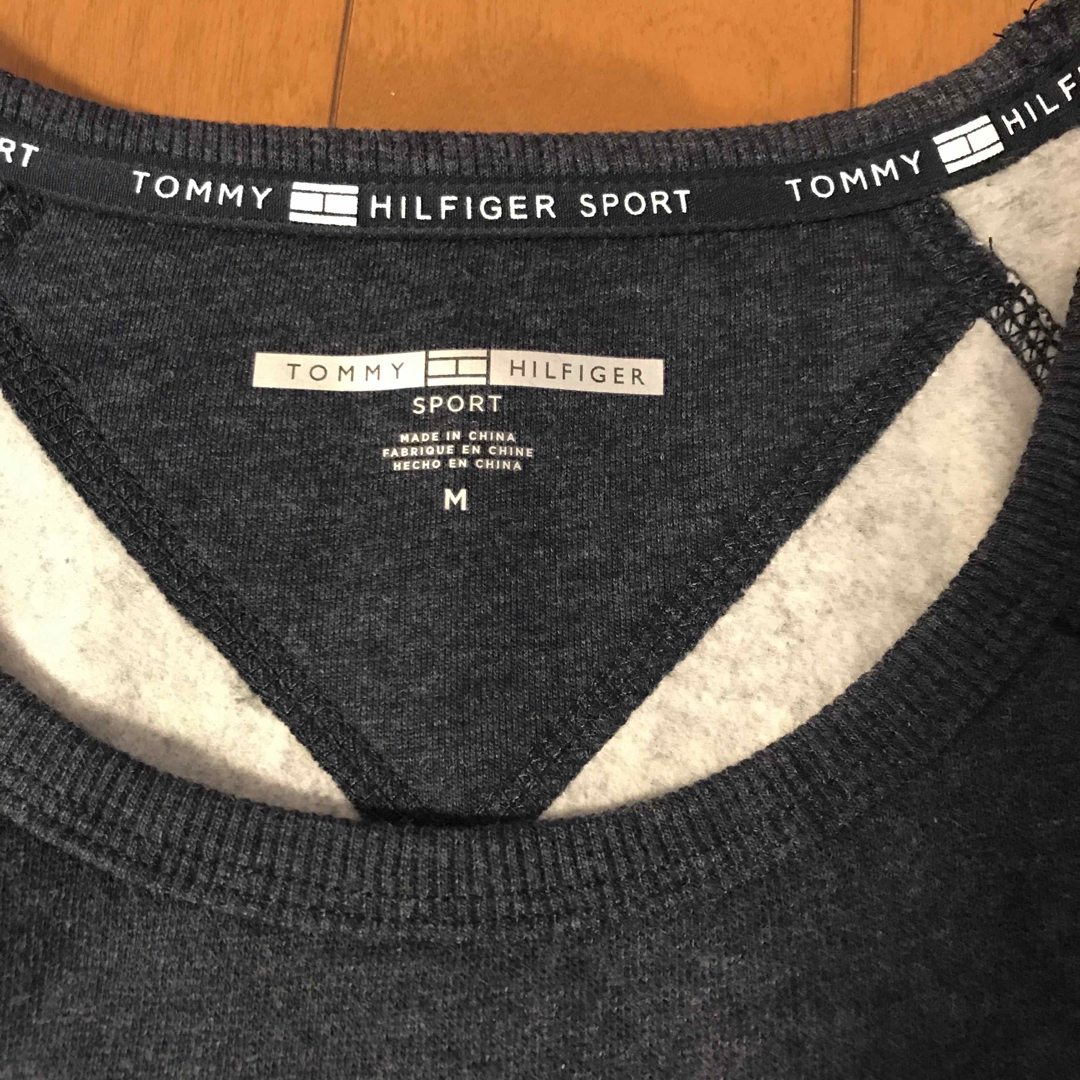 TOMMY HILFIGER(トミーヒルフィガー)の新品　トミーヒルフィガー　トレーナー　スウェット レディースのトップス(トレーナー/スウェット)の商品写真