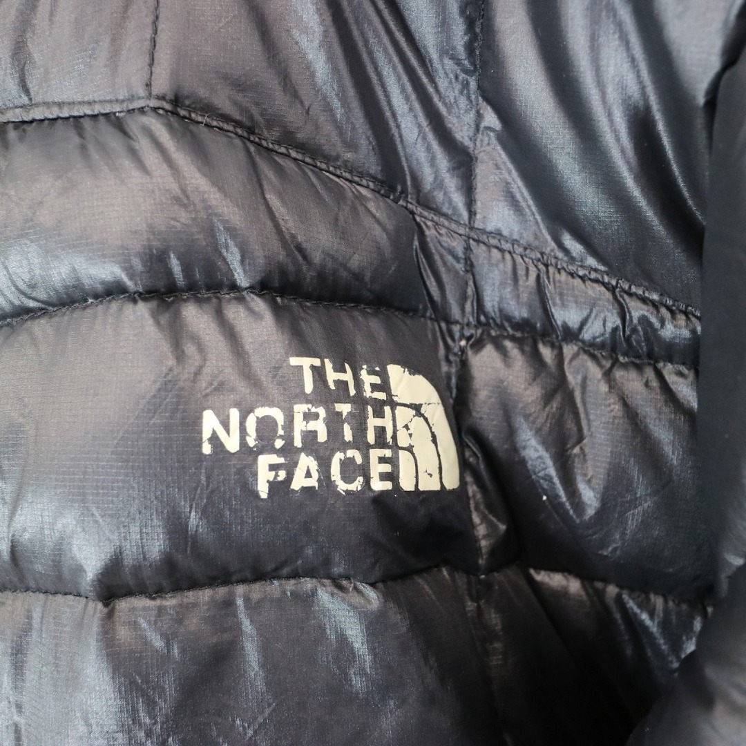 THE NORTH FACE(ザノースフェイス)のTHE NORTH FACE ノースフェイス SUMMIT SERIES ダウンジャケット アウトドア キャンプ 防寒  ブラック (メンズ M相当)  O1157 中古 古着 メンズのジャケット/アウター(スタジャン)の商品写真