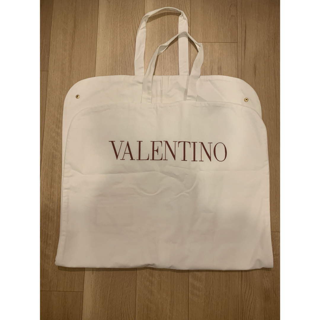 VALENTINO(ヴァレンティノ)のVALENTINOガーメントケース　未使用 レディースのバッグ(スーツケース/キャリーバッグ)の商品写真