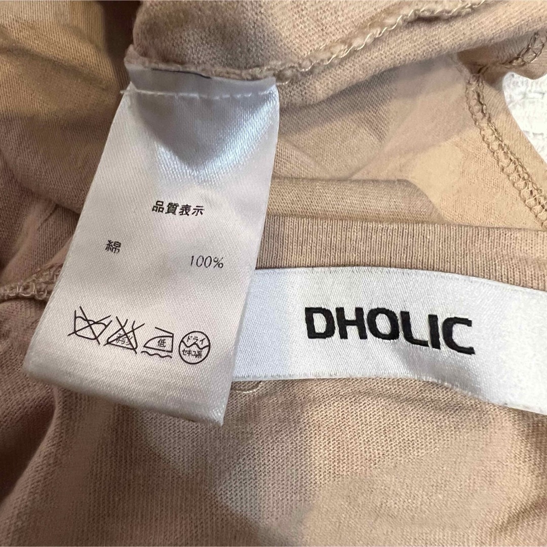 dholic(ディーホリック)の【美品】dholic.ベェージュノースリーブ レディースのトップス(カットソー(半袖/袖なし))の商品写真