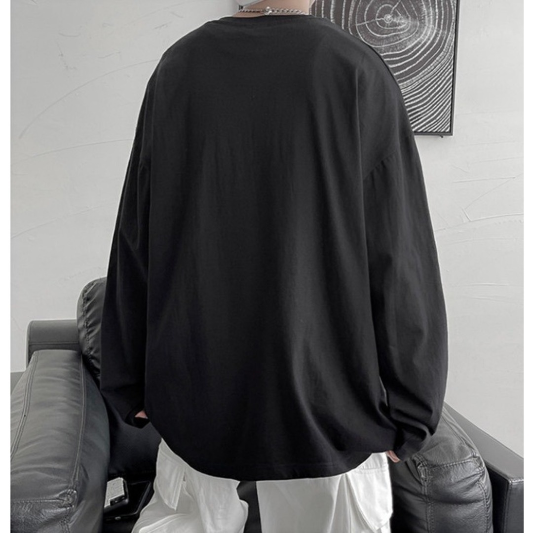 長袖Tシャツ　ゆったりメンズ　２XL　黒　個性的なデザイン感プリント メンズのトップス(Tシャツ/カットソー(七分/長袖))の商品写真