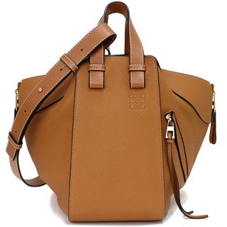 ロエベ(LOEWE)のロエベ ハンモック スモール 2WAY ショルダー ハンドバッグ 斜め掛け ソフトグレインカーフ レザー ライトキャラメル ブラウン 茶 ゴールド金具 A538S35X51 LOEWE（新品・未使用品）(ショルダーバッグ)