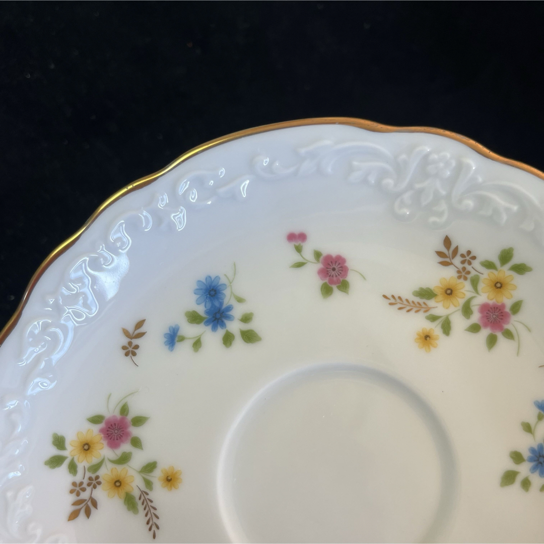 Noritake(ノリタケ)のノリタケ  カップソーサー  金彩　小花柄　昭和レトロ　ヴィンテージ  未使用 インテリア/住まい/日用品のキッチン/食器(グラス/カップ)の商品写真