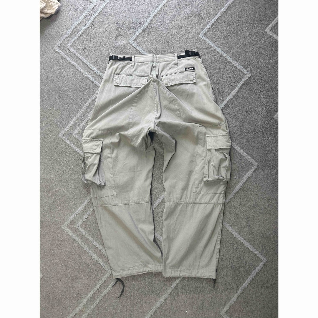 XLARGE(エクストララージ)のXLARGE 23SS CARGO PANTS 32INCH メンズのパンツ(ワークパンツ/カーゴパンツ)の商品写真